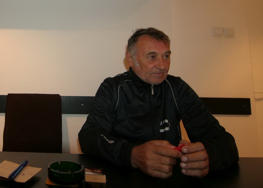 dumitru antonescu legendarul fotbalist al fc farul s a stins din viata plange inima in mine ne a plecat dumitru antonescu legendarul fotbalist al fc farul s a stins din viata plange inima in mine ne a plecat