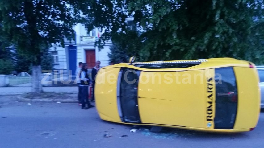 un taxi s a rasturnat pe bulevardul mamaia 592119 un taxi s a rasturnat pe bulevardul mamaia 592119