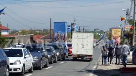 UPDATE 3. Traficul rutier în Vama Veche, aproape blocat Se circulă bară la bară. Coloana, peste doi kilometri (galerie foto+video)             