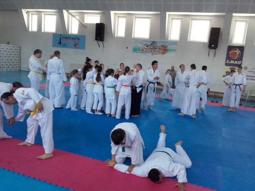 maestrul este la constanta inspirat de un film sa practice aikido shihan dan corneliu ionescu a devenit maestrul este la constanta inspirat de un film sa practice aikido shihan dan corneliu ionescu a devenit