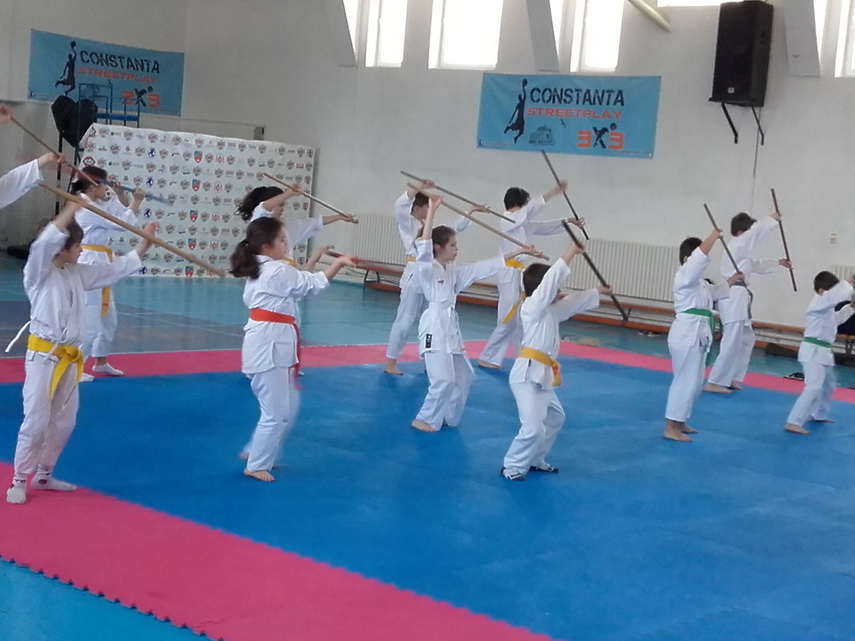 maestrul este la constanta inspirat de un film sa practice aikido shihan dan corneliu ionescu a devenit maestrul este la constanta inspirat de un film sa practice aikido shihan dan corneliu ionescu a devenit