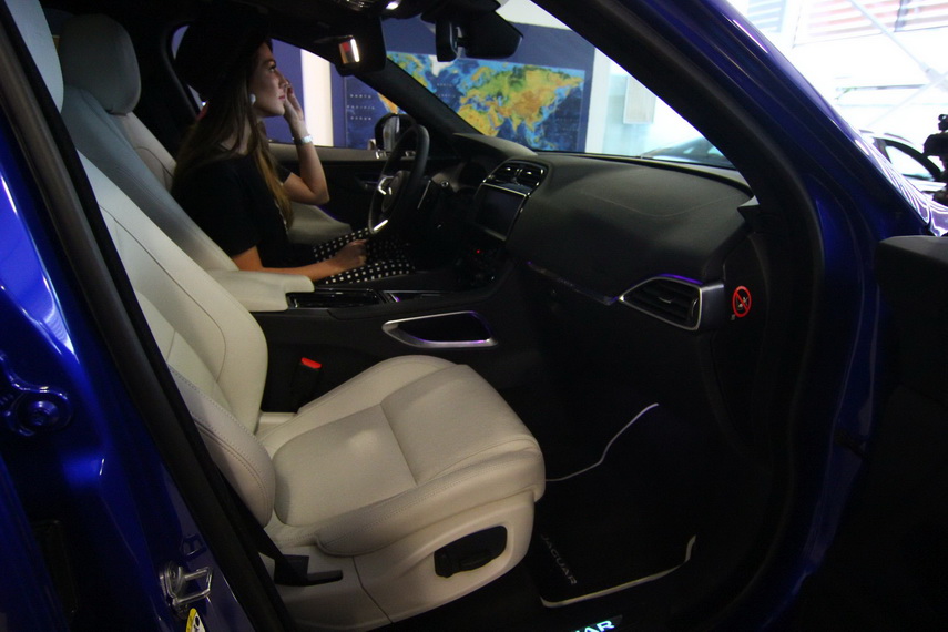 f pace un pariu castigat noul suv de la jaguar este combinatia perfecta de performanta stil si functionalitate f pace un pariu castigat noul suv de la jaguar este combinatia perfecta de performanta stil si functionalitate