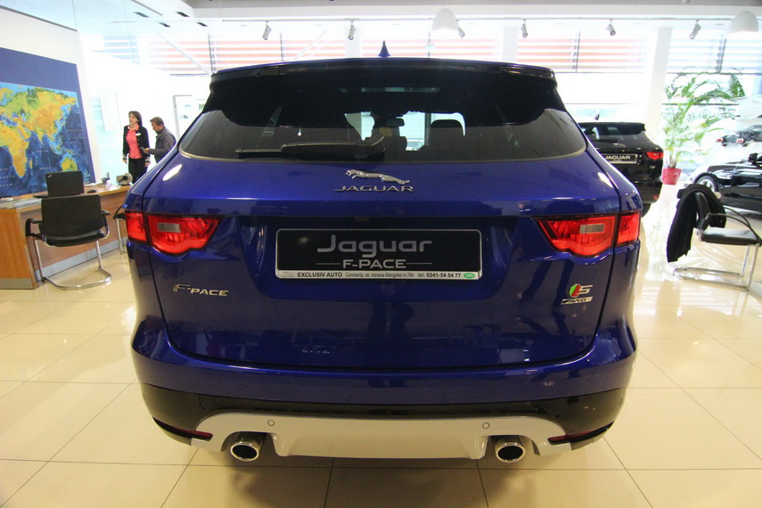 f pace un pariu castigat noul suv de la jaguar este combinatia perfecta de performanta stil si functionalitate f pace un pariu castigat noul suv de la jaguar este combinatia perfecta de performanta stil si functionalitate