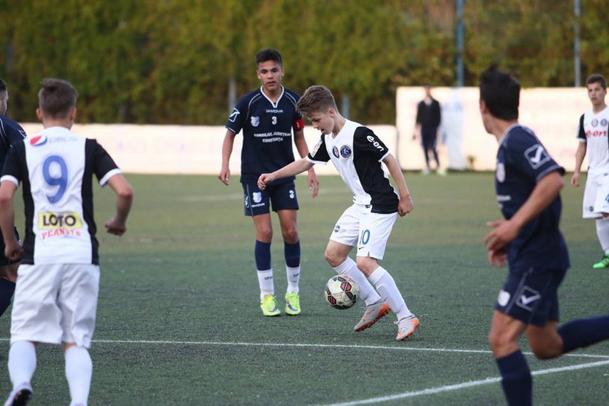 fc viitorul a devenit campioana a judetului constanta cu golaverajul 201 3 galerie foto 593370 fc viitorul a devenit campioana a judetului constanta cu golaverajul 201 3 galerie foto 593370