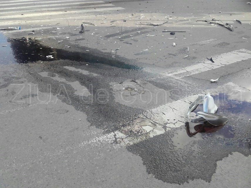 accident la intersectia bulevardelor mamaia cu soveja doua persoane au fost ranite 593729 accident la intersectia bulevardelor mamaia cu soveja doua persoane au fost ranite 593729