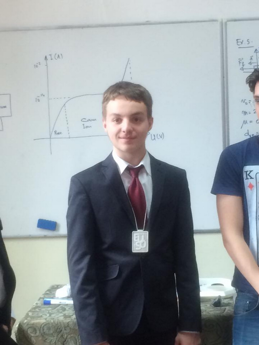 sa cunoastem si sa recunoastem valorile razvan ursu elev la colegiul national mircea cel batran medaliat sa cunoastem si sa recunoastem valorile razvan ursu elev la colegiul national mircea cel batran medaliat