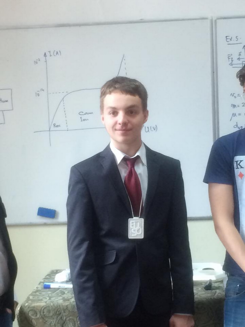 sa cunoastem si sa recunoastem valorile razvan ursu elev la colegiul national mircea cel batran medaliat sa cunoastem si sa recunoastem valorile razvan ursu elev la colegiul national mircea cel batran medaliat