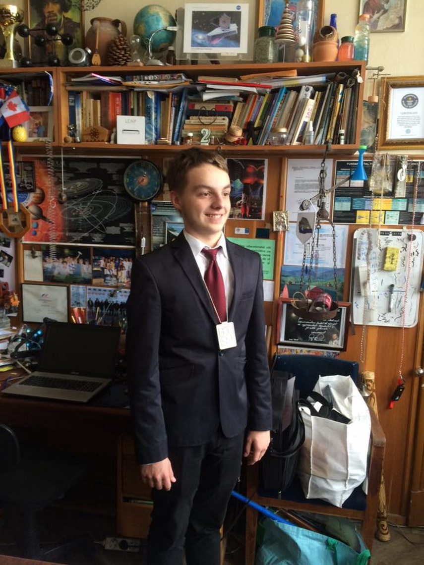 sa cunoastem si sa recunoastem valorile razvan ursu elev la colegiul national mircea cel batran medaliat sa cunoastem si sa recunoastem valorile razvan ursu elev la colegiul national mircea cel batran medaliat