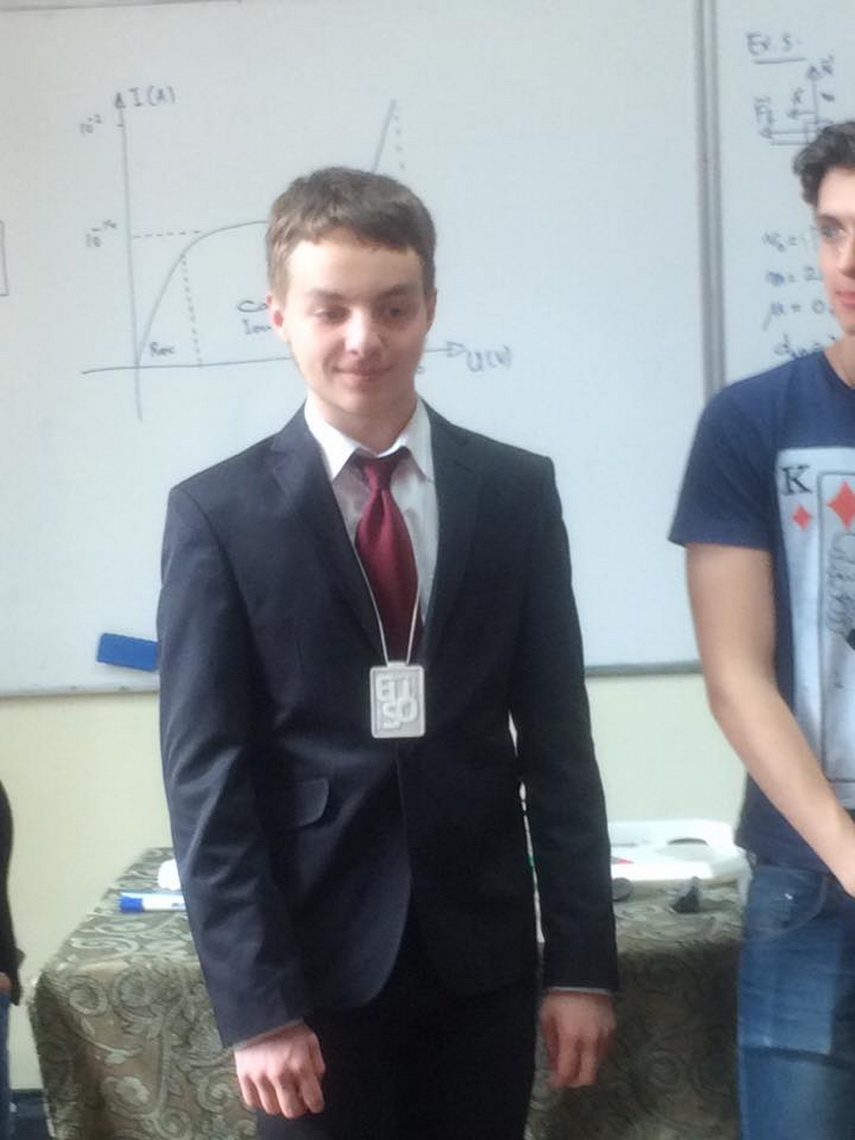 sa cunoastem si sa recunoastem valorile razvan ursu elev la colegiul national mircea cel batran medaliat sa cunoastem si sa recunoastem valorile razvan ursu elev la colegiul national mircea cel batran medaliat
