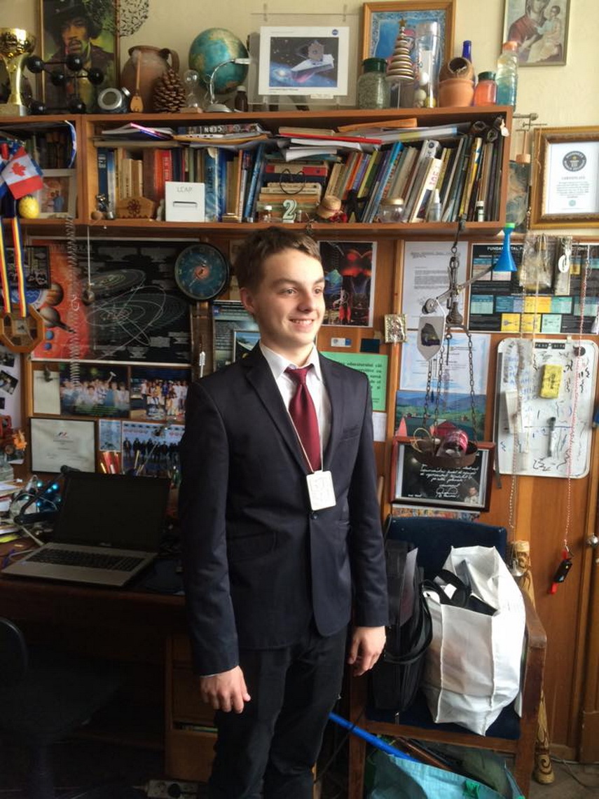 sa cunoastem si sa recunoastem valorile razvan ursu elev la colegiul national mircea cel batran medaliat sa cunoastem si sa recunoastem valorile razvan ursu elev la colegiul national mircea cel batran medaliat