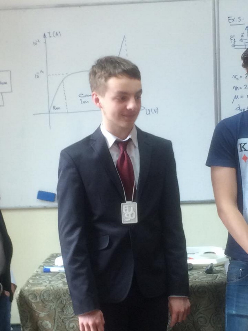 sa cunoastem si sa recunoastem valorile razvan ursu elev la colegiul national mircea cel batran medaliat sa cunoastem si sa recunoastem valorile razvan ursu elev la colegiul national mircea cel batran medaliat