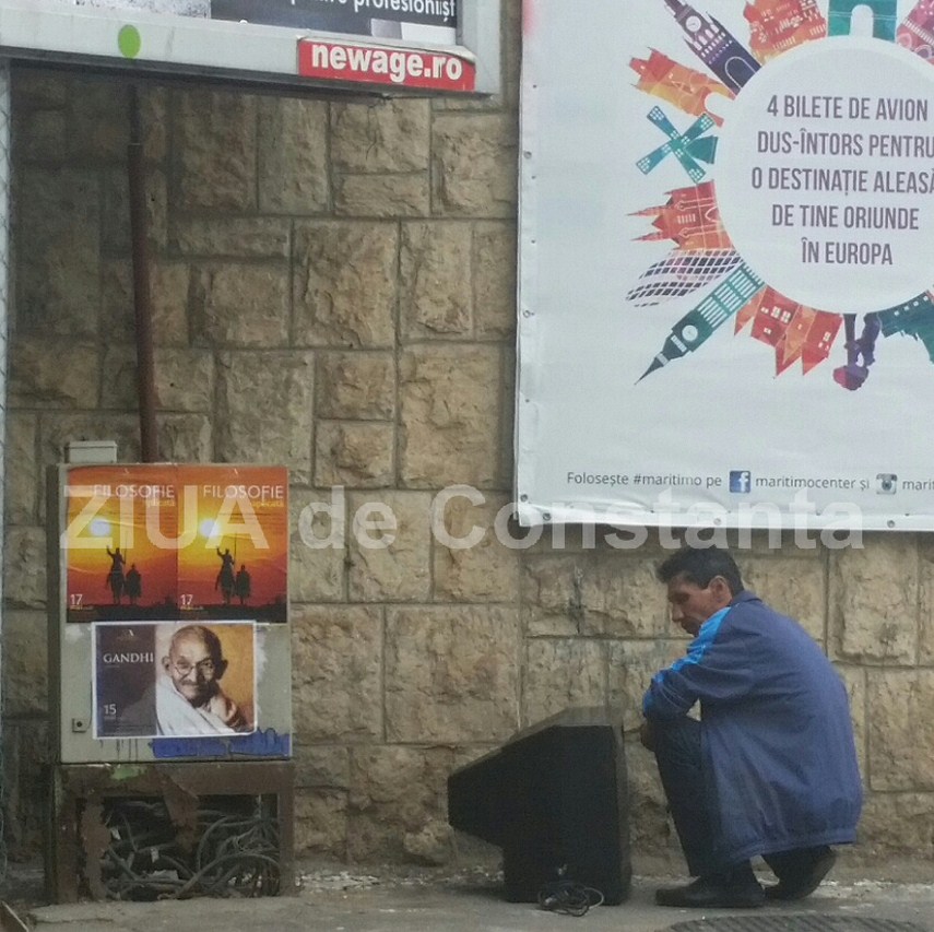 in constanta se pot viziona filme direct de pe trotuar galerie foto 594661 in constanta se pot viziona filme direct de pe trotuar galerie foto 594661