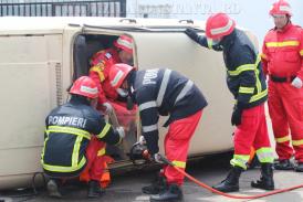 S-a dat alarma în Mamaia! Pompierii şi pirotehniştii au intervenit lângă hotelul Ambasador (fotoreportaj) 