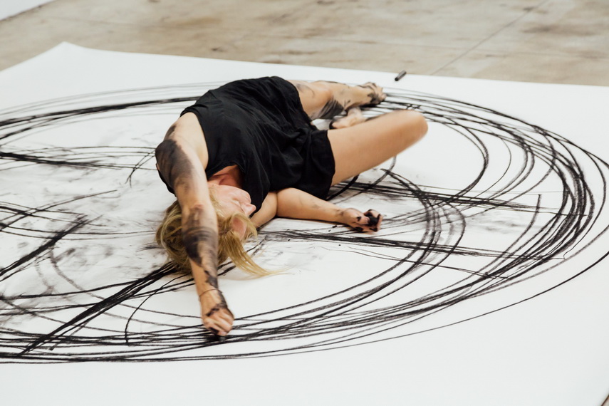 arta moderna la un alt nivel heather hansen arcade fara sfarsit galerie foto video 595144 arta moderna la un alt nivel heather hansen arcade fara sfarsit galerie foto video 595144