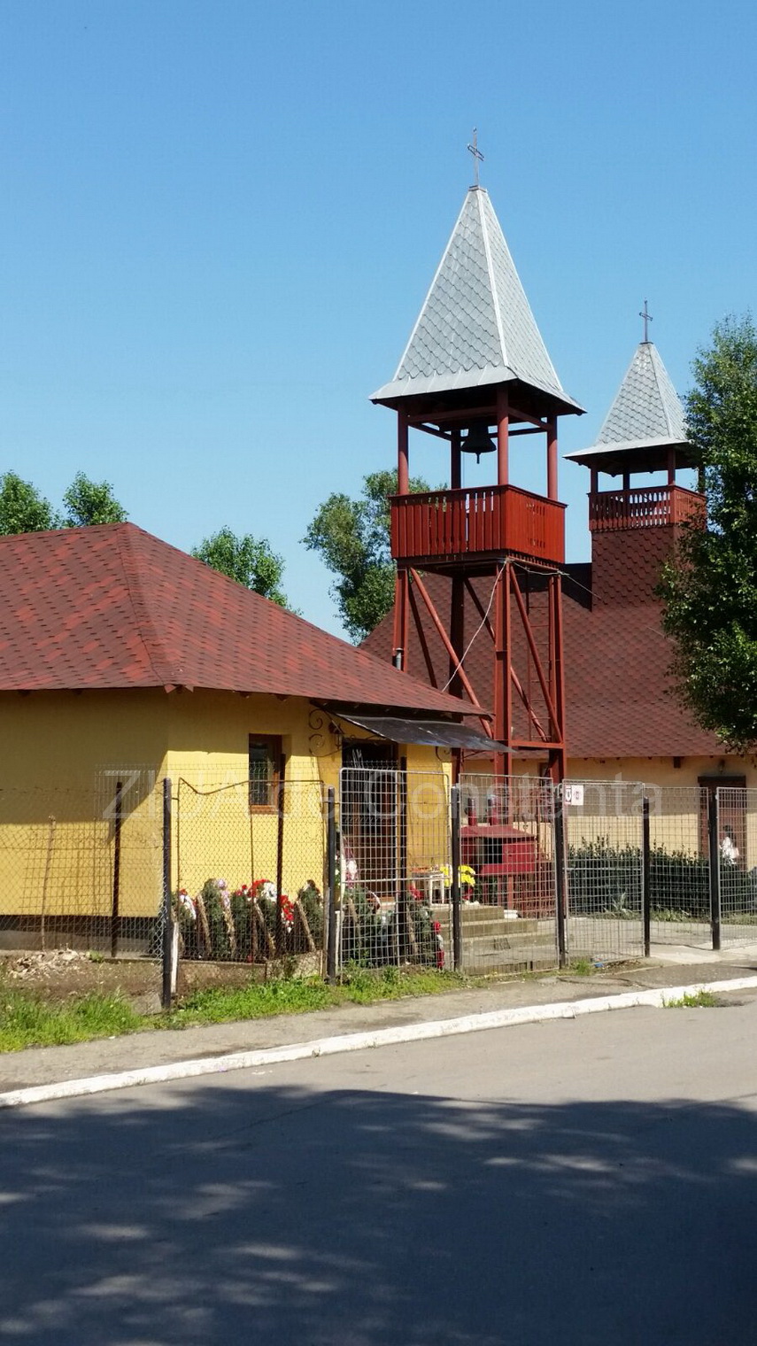 flori coroane lumanari si multa tristete pentru adriana farcas sangele crimei a fost curatat de pe asfalt flori coroane lumanari si multa tristete pentru adriana farcas sangele crimei a fost curatat de pe asfalt