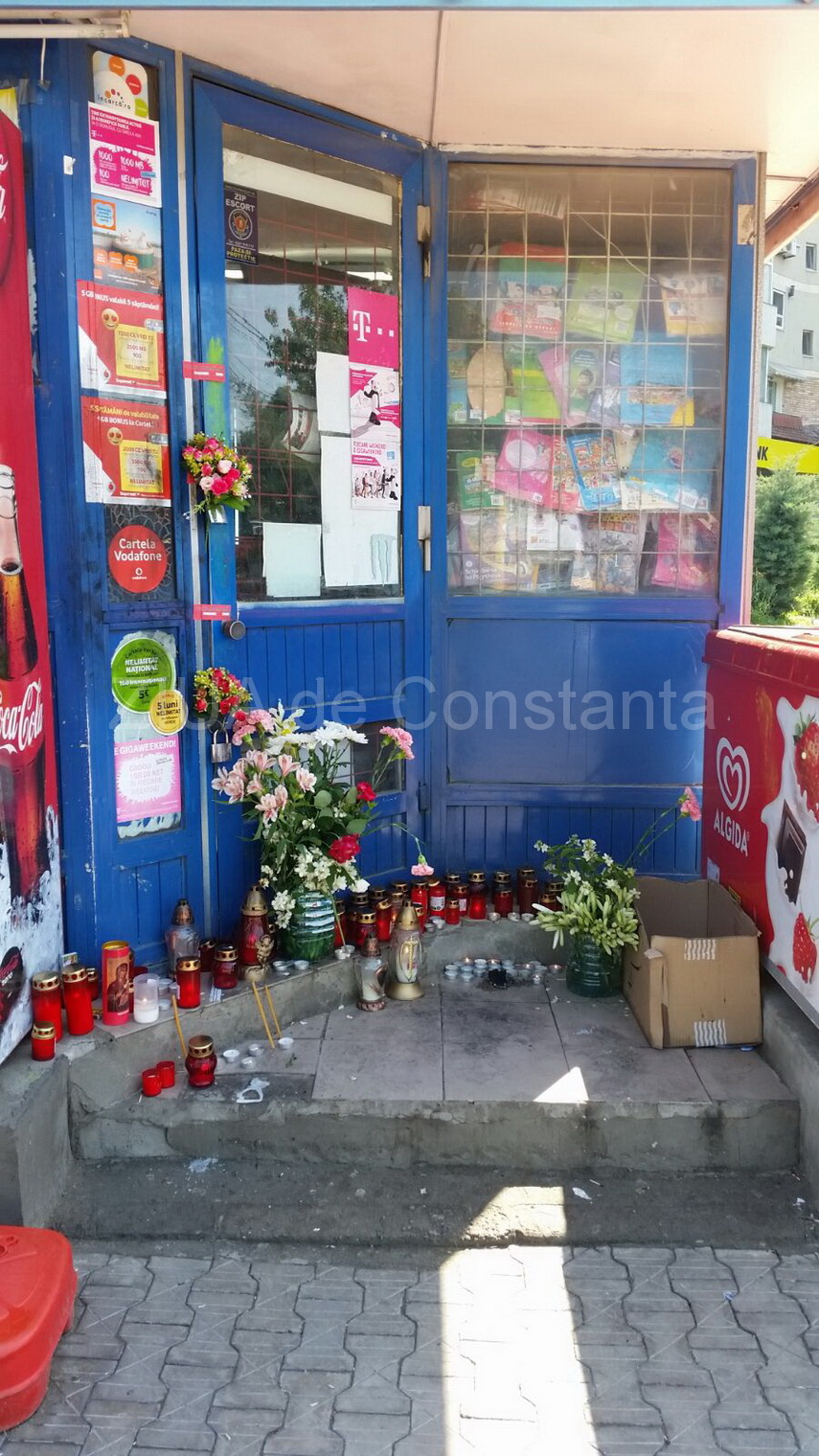 flori coroane lumanari si multa tristete pentru adriana farcas sangele crimei a fost curatat de pe asfalt flori coroane lumanari si multa tristete pentru adriana farcas sangele crimei a fost curatat de pe asfalt
