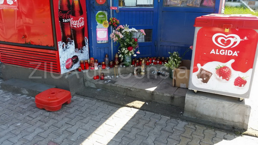 flori coroane lumanari si multa tristete pentru adriana farcas sangele crimei a fost curatat de pe asfalt flori coroane lumanari si multa tristete pentru adriana farcas sangele crimei a fost curatat de pe asfalt