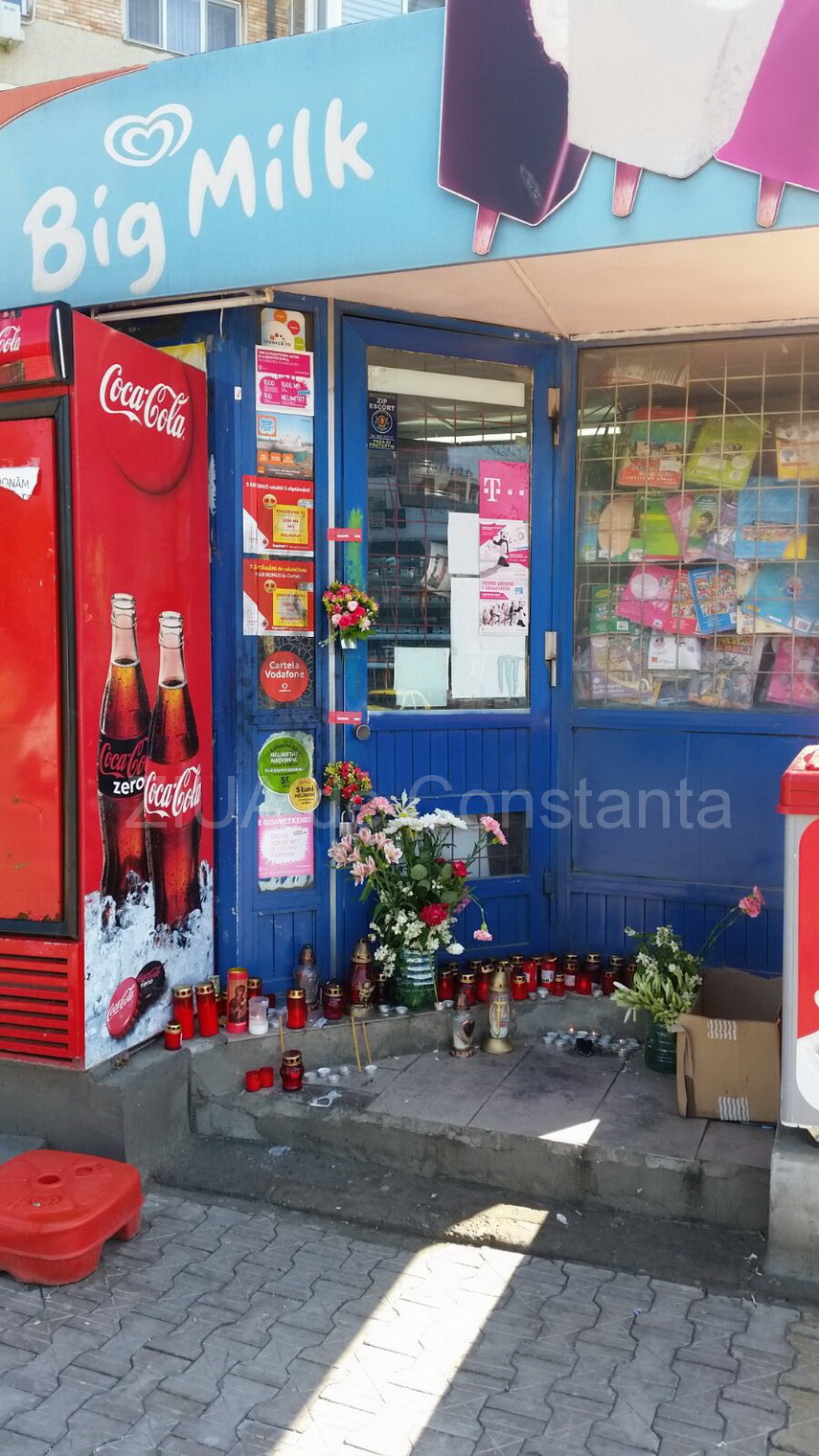 flori coroane lumanari si multa tristete pentru adriana farcas sangele crimei a fost curatat de pe asfalt flori coroane lumanari si multa tristete pentru adriana farcas sangele crimei a fost curatat de pe asfalt