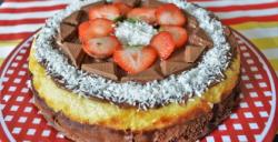 Voceaconstantei.ro Tort de ciocolată cu cocos şi iaurt