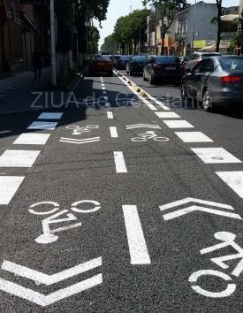Pe bulevardul Tomis a fost înfiinţată o pistă de biciclete (galerie foto+video)