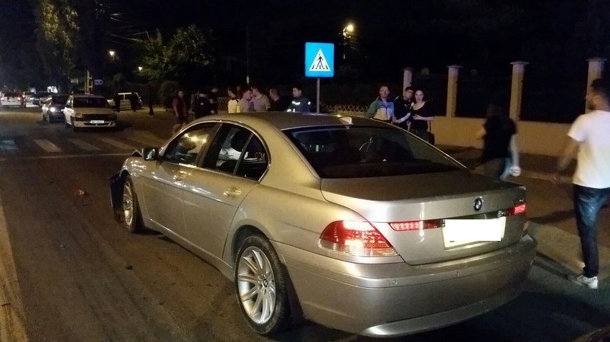 accident cu victime pe aurel vlaicu una dintre masini rupta in doua galerie foto 595359 accident cu victime pe aurel vlaicu una dintre masini rupta in doua galerie foto 595359