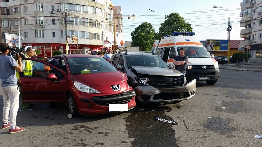 accident la intersectia dintre bulevardul tomis cu strada ion ratiu 595552 accident la intersectia dintre bulevardul tomis cu strada ion ratiu 595552