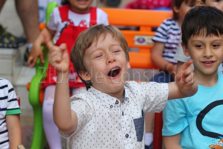 fericire pe fetele copiilor fotoreportaj dedicat celor mai iubite persoane din lume 595601 fericire pe fetele copiilor fotoreportaj dedicat celor mai iubite persoane din lume 595601