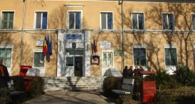 Cu parcuri auto, credite scadente, fără venituri sau cu terenuri agricole fără număr, toţi vor Primăria Băneasa (documente)