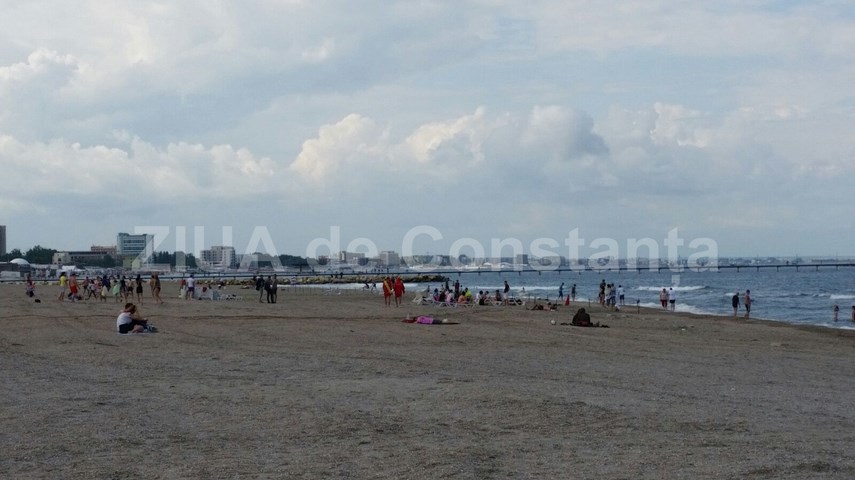 plajele din statiunea mamaia au fost luate cu asalt galerie foto video 595862 plajele din statiunea mamaia au fost luate cu asalt galerie foto video 595862