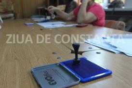 La una din secțiile de votare din Medgidia cele trei urne de vot nu aveau sigilii