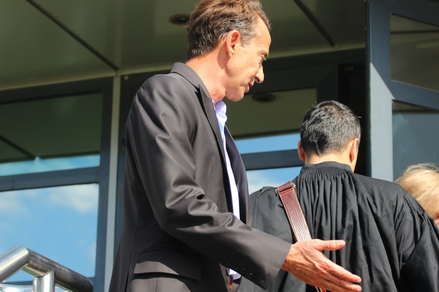 in timp ce se afla la tribunalul constanta radu mazare a primit o veste proasta galerie foto 596207 in timp ce se afla la tribunalul constanta radu mazare a primit o veste proasta galerie foto 596207