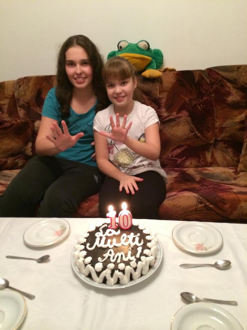 elena zaharia fetita cu vointa de fier de la tenis de masa cu clamute si nasturasi la medalia de aur elena zaharia fetita cu vointa de fier de la tenis de masa cu clamute si nasturasi la medalia de aur