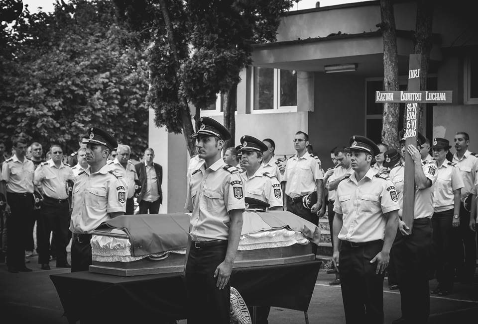 sirenele au sunat ultima oara pentru pompierul razvan dumitru galerie foto 596352 sirenele au sunat ultima oara pentru pompierul razvan dumitru galerie foto 596352