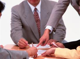 Rând pe rând, politicienii răspund invitației liberalilor. Liderii partidelor din Constanța se pregătesc de negocieri pentru CJC