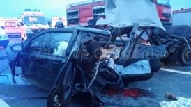 Fotoreportaj Viaţa şi-a jucat, aseară, ultima carte. Accidentul de la Mihai Viteazu, în imagini terifiante