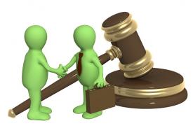 Cauțiune de un milion de lei pentru asociatul unei firme! Un avocat este urmărit penal în același dosar!