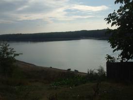 Afaceri la Topalu, în jurul… cinematografiei Grădina cu Caişi se face livadă… de aluni (documente) 