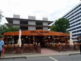 Restaurantul Grill House, localul unde grătarul cu cărbune este expus în faţa clienţilor (galerie foto)