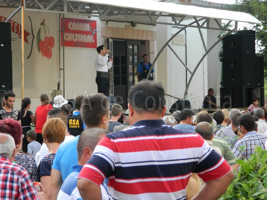 tulcenii petrec la sarbatoarea cireselor cu maria dragomiroiu galerie foto 597503 tulcenii petrec la sarbatoarea cireselor cu maria dragomiroiu galerie foto 597503