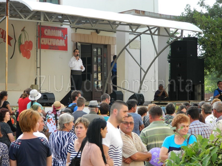 tulcenii petrec la sarbatoarea cireselor cu maria dragomiroiu galerie foto 597503 tulcenii petrec la sarbatoarea cireselor cu maria dragomiroiu galerie foto 597503