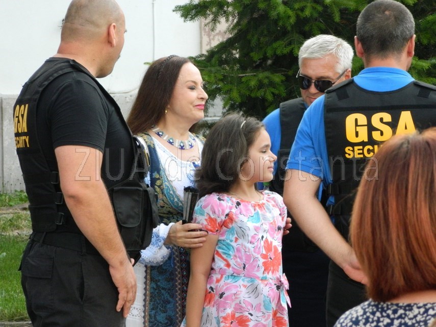 tulcenii petrec la sarbatoarea cireselor cu maria dragomiroiu galerie foto 597503 tulcenii petrec la sarbatoarea cireselor cu maria dragomiroiu galerie foto 597503