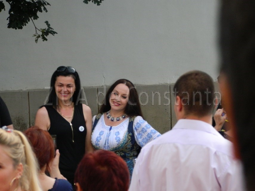 tulcenii petrec la sarbatoarea cireselor cu maria dragomiroiu galerie foto 597503 tulcenii petrec la sarbatoarea cireselor cu maria dragomiroiu galerie foto 597503