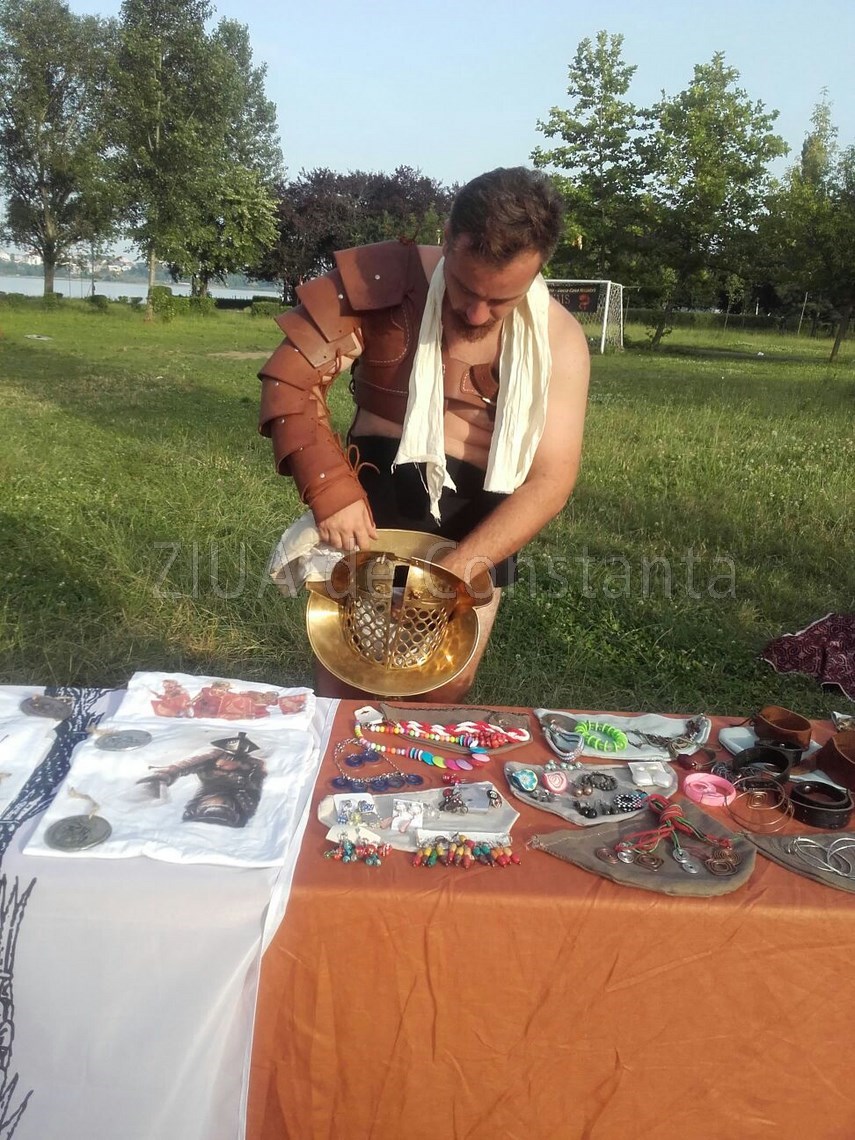 dacii s au mutat in satul de vacanta armuri bijuterii lupte si traditie reinventata 597586 dacii s au mutat in satul de vacanta armuri bijuterii lupte si traditie reinventata 597586