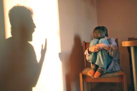 Anchetă la un centru pentru copii instituționalizați. 21 de persoane bănuite de rele tratamente aplicate minorului