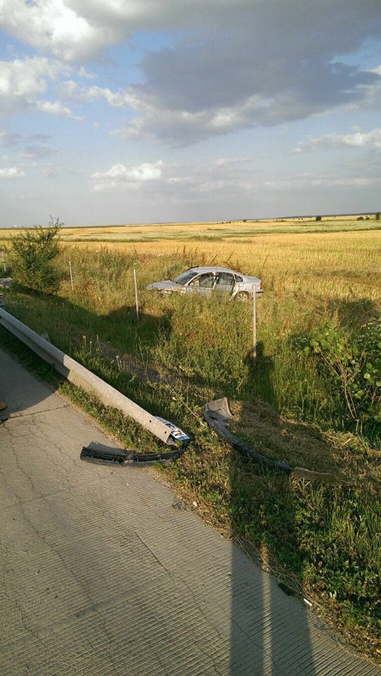 accident pe autostrada soarelui o masina a ajuns direct pe camp 598272 accident pe autostrada soarelui o masina a ajuns direct pe camp 598272