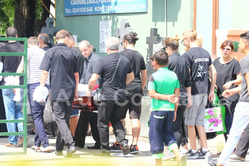 cu lacrimi si pareri de rau georgiana voineagu este inrmormantata la aceasta ora 598316 cu lacrimi si pareri de rau georgiana voineagu este inrmormantata la aceasta ora 598316