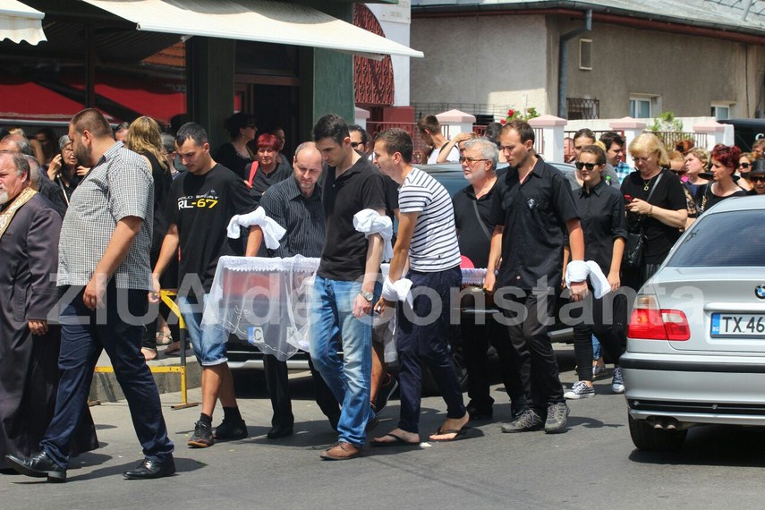 cu lacrimi si pareri de rau georgiana voineagu este inrmormantata la aceasta ora 598316 cu lacrimi si pareri de rau georgiana voineagu este inrmormantata la aceasta ora 598316