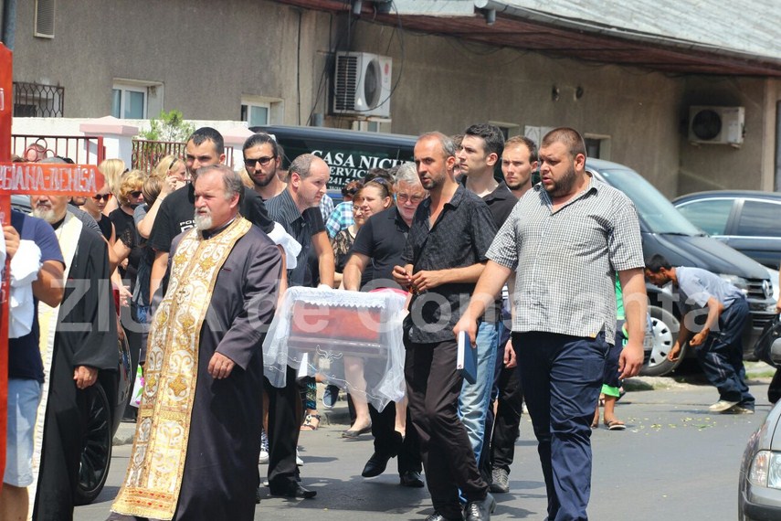 cu lacrimi si pareri de rau georgiana voineagu este inrmormantata la aceasta ora 598316 cu lacrimi si pareri de rau georgiana voineagu este inrmormantata la aceasta ora 598316