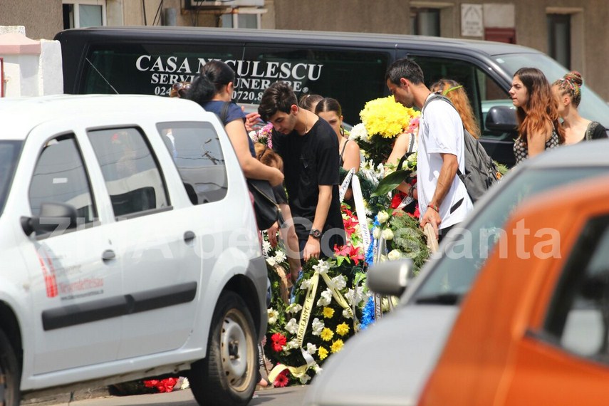 cu lacrimi si pareri de rau georgiana voineagu este inrmormantata la aceasta ora 598316 cu lacrimi si pareri de rau georgiana voineagu este inrmormantata la aceasta ora 598316