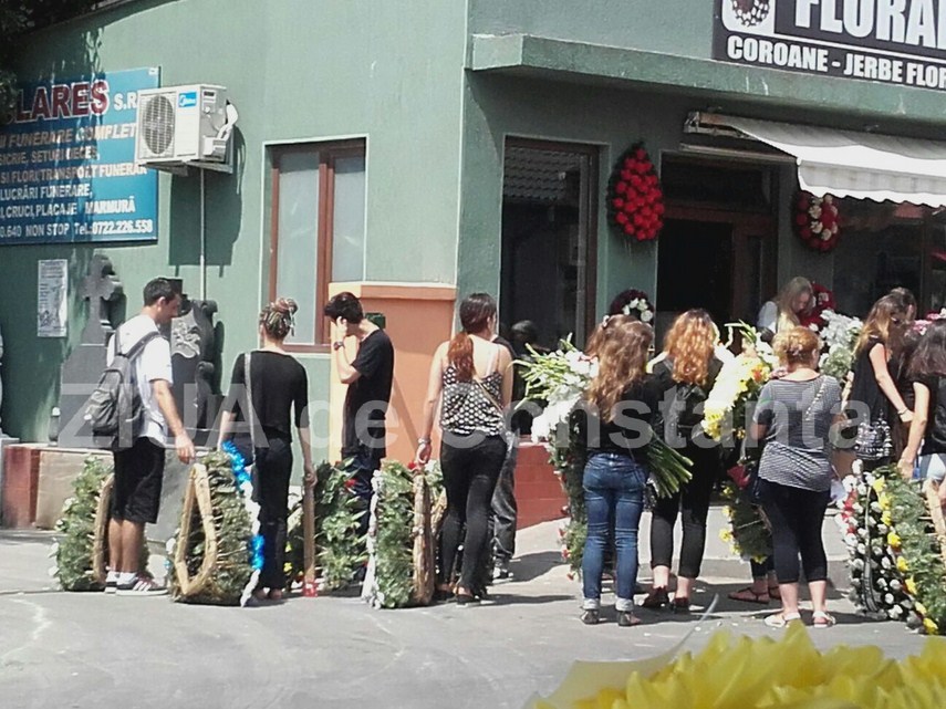 cu lacrimi si pareri de rau georgiana voineagu este inrmormantata la aceasta ora 598316 cu lacrimi si pareri de rau georgiana voineagu este inrmormantata la aceasta ora 598316